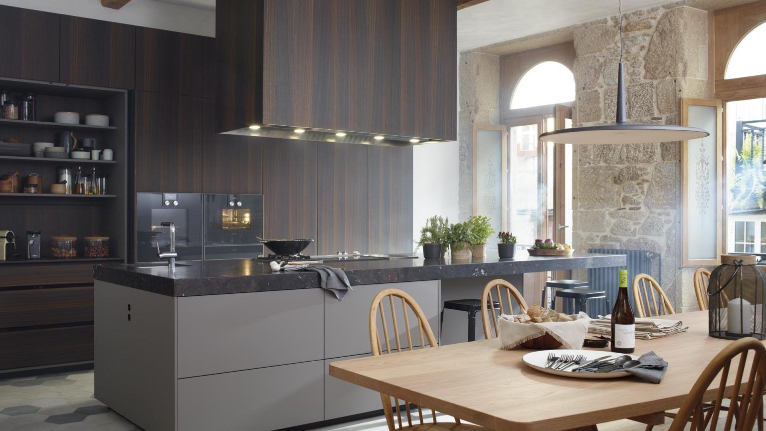 cocinas santos pamplona gran cocina con isla columnas hasta techo 1536x864 1